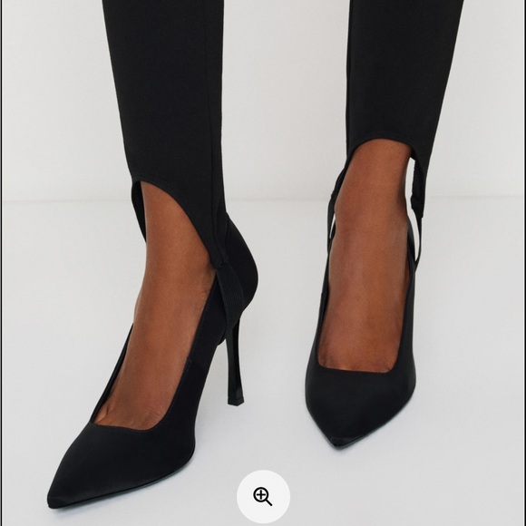 Reformation x Nara Smith Needle stirrup leggings - Picture 2 of 8